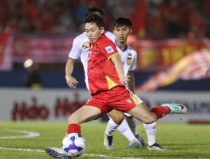 Tấn công biên và tạt bóng – Khi nào hiệu quả nhất để ghi bàn?